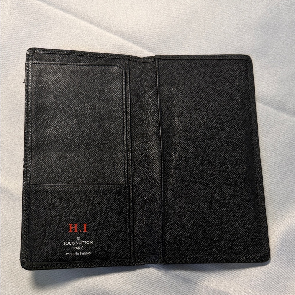 Pre-Loved Louis Vuitton Brazza Wallet in Black Leather - Picture 2 of 6